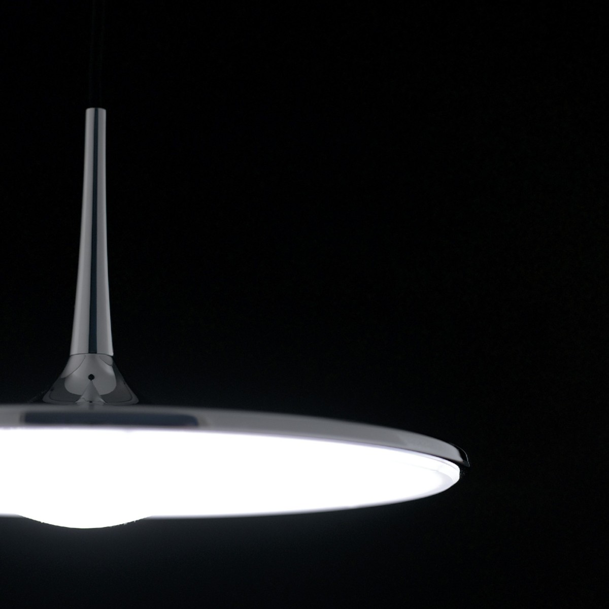 Lampada a sospensione 36W a led cromo CLAST. Design moderno e minimalista.