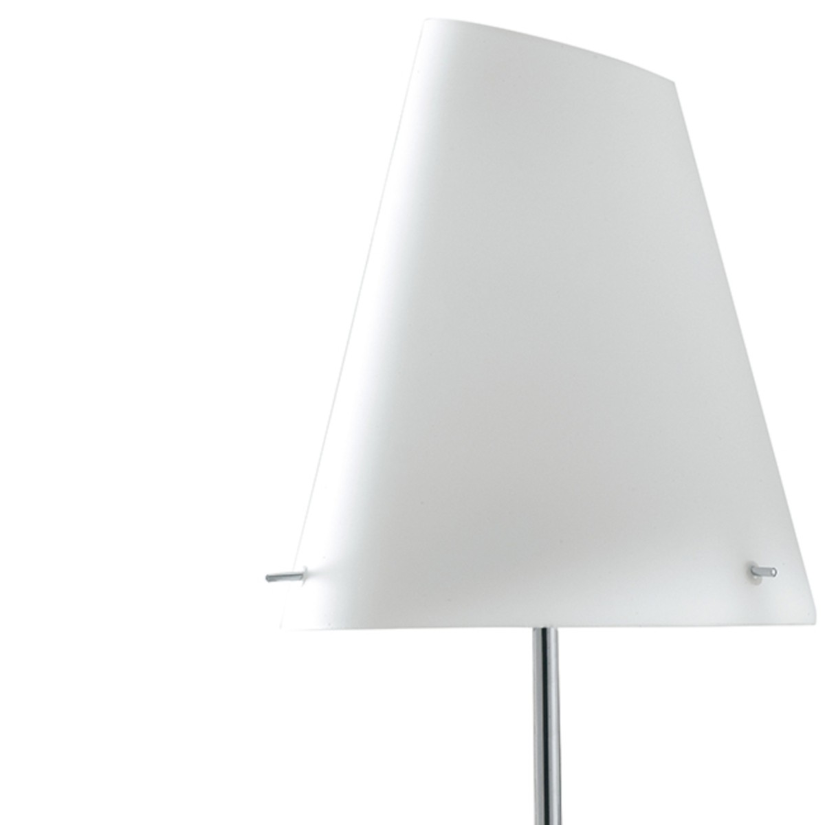 Lampada da tavolo 60W E27 altezza 65cm bianca LOCKE. Punto luce dal design moderno ed essenziale.