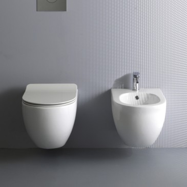 Coppia di sanitari sospesi per installazione a muro serie Blob composta da Bidet e WC con coprivaso slim a chiusura rallentata.