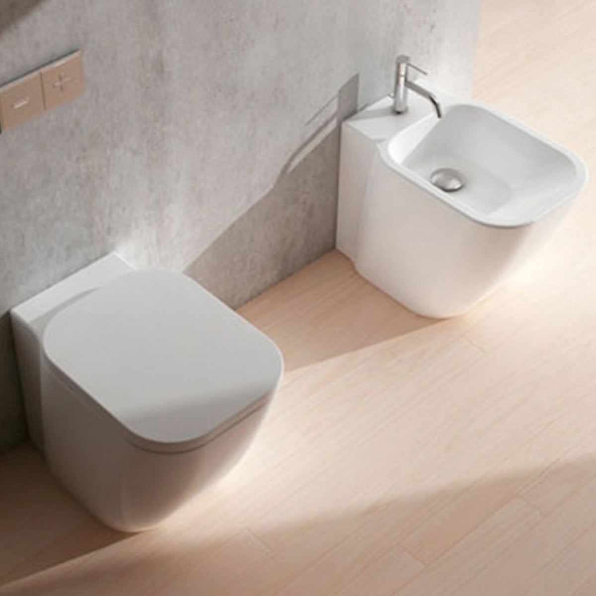 Wc e bidet a pavimento filo muro ceramica bianco lucido Utro