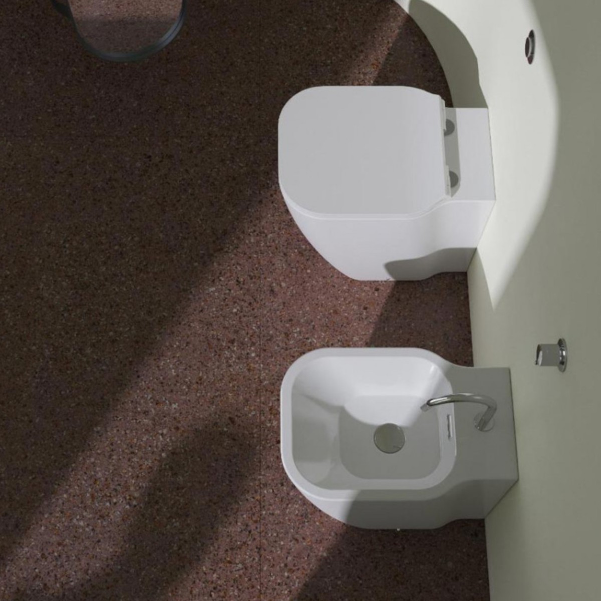 Wc e bidet a pavimento filo muro ceramica bianco lucido Utro