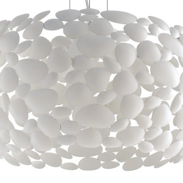 Lampada a sospensione 60W 3XE27 diametro 48cm bianca GRAPE. Moderno punto luce con struttura in metallo a forma di sassi